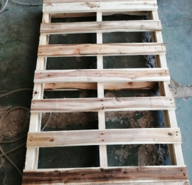 Pallet gỗ 2 hướng nâng